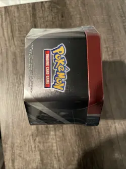 Pokemon TCG: V Heroes Tin - Umbreon V - Factory Sealed - Image 5