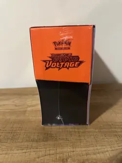 Pokemon TCG Vivid Voltage Elite Trainer Box ETB Sealed (Slightly Torn Wrap) - Image 4