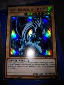 Blauaugiger Weisser Drache 1. Auflage Ultra Rare Holo Yugioh LCKC-DE001 Near Mint - Image 1