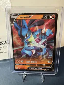 Pokemon TCG Lucario v Fusion Strike Holo Ultra Rare Full Art 146/264 - Image 2