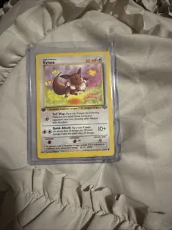 1st Edition Eevee 51/64 Pokemon Card Jungle NM - Image 1