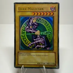 Dark Magician SDY-006 Starter Deck: Yugi Ultra Rare DMG - Image 2
