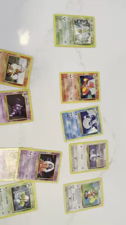 131 original Pokemon 70 BASE, 33 JUNGLE and 28 FOSSIL set cards, vintage - Image 2