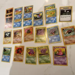131 original Pokemon 70 BASE, 33 JUNGLE and 28 FOSSIL set cards, vintage - Image 3