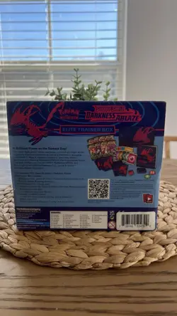 Pokemon TCG: Darkness Ablaze Elite Trainer Box Sword & Shield Mint Condition! 820650807312 - Image 3