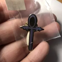 Vtg 90s Vampire Masquerade Pin Rare OOP Free S&H White Wolf Enamel Dark Ages - Image 2