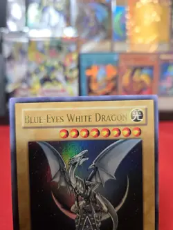 Blue Eyes White Dragon YAP1-EN001 NM-LP /Misprint Ultra Rare - Image 2