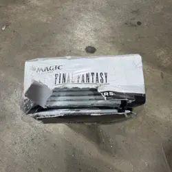 Sealed Universe Beyond Final Fantasy Play Booster Display Box Damage - Image 4