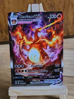 Charizard VMAX SWSH261 SWSH: Sword & Shield Promo Card - Image 1