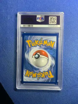 2025 POKEMON PRE EN-PRISMATIC EVOLUTIONS POKE BALL REVERSE HOLO SEAKING PSA 8 - Image 2
