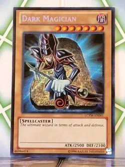 Dark Magician LCYW-EN001 Secret Rare LP - Image 3