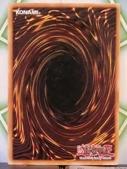 Dark Magician LCYW-EN001 Secret Rare LP - Image 4