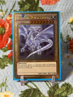 Yu-Gi-Oh! Blue-Eyes White Dragon MVP1-ENG55 Gold Rare - Image 1