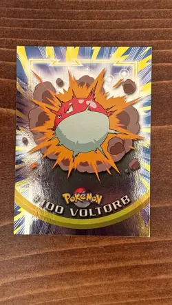 1999 Topps Pokemon #100 Voltorb Holo Foil Blue Logo - Image 1