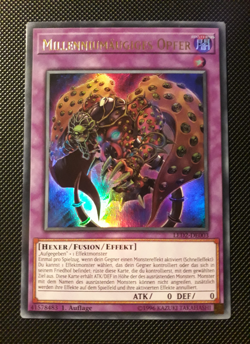 Yu-Gi-Oh! Millenniumaugiges Opfer, LED2-DE003, UR, 1. Auflage, Deutsch, Good - Image 1