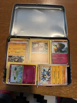 Pokemon TCG Lot. Over 700+ Cards Includes Pokemon Lunchbox Tin - Image 3