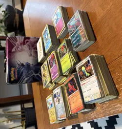 Pokemon TCG Lot. Over 700+ Cards Includes Pokemon Lunchbox Tin - Image 5