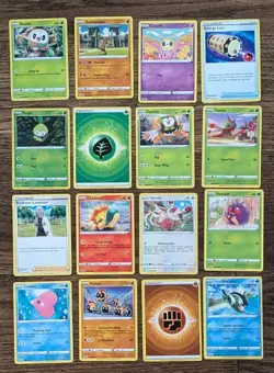 Pokemon TCG 2022 -- Lot of 150 Cards, Reverse Holo, Pikachu etc - Image 3