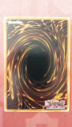 Yu-Gi-Oh! Yata-Garasu LOD-000 1st Ed Secret Rare NEAR MINT Full Holo Bleed Error - Image 4