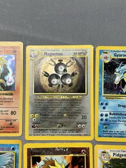 Lot of 6 1995 Rare Pokemon Cards halos - Image 3