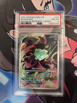 2025 POKEMON MEGA EVOLUTION STAMPED BULBASAUR ILLUSTRATION RARE 133/132 PSA 8 - Image 1