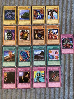 Vintage Yu-Gi-Oh! TCG Starter Deck Joey SDJ 17 Card Lot 1st edition Red-Eyes - Image 1