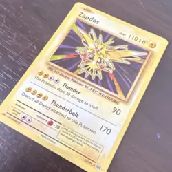 Pokemon Zapdos 42/108 Evolutions Reverse Holo Rare Basic 110 HP Thunderbolt Card - Image 2