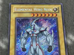 Elemental HERO Neos Yu-Gi-Oh! TCG CT03-EN001 2006 Collectors Tin Limited Edition - Image 2
