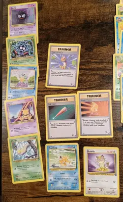 70 Pokemon Vintage DAMAGED cards including 10 heavy played cards from base set 2 - Image 2