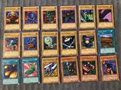 Vintage Konami Yu-Gi-Oh! TCG Portuguese 18 Card Lot 1996 all 1st edition NM - Image 1
