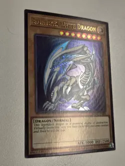 Blue-Eyes White Dragon LCKC-EN001 (Version 2) Ultra Rare Yugioh SDK Art VLP - Image 2