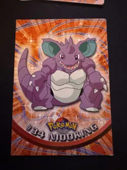 Nidoking #34 - Blue Logo - Non-Holo - SERIES 1 - TOPPS POKEMON CARD - HP - Image 1