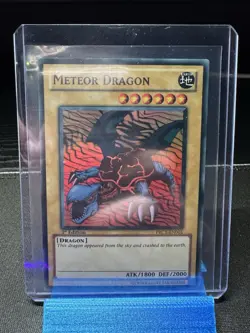 Yugioh Meteor Dragon PRC1-EN001 Super Rare 1st Ed LP - Image 1