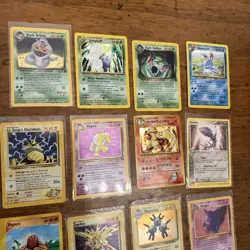 Vintage Pokemon 20 Card Lot Holographic - Image 2