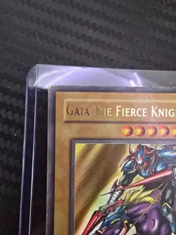 Yugioh: Gaia the Fierce Knight (Ultra Rare) Unlimited edition LOB-006 LP - Image 3