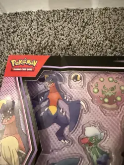 Pokemon TCG: Cynthia’s Garchomp ex Premium Collection box Sealed - Image 5