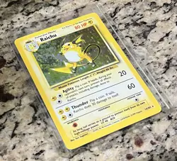Pokemon TCG Raichu 14/102 Base Set Holo - Image 4