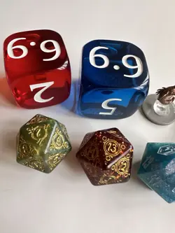 MTG Bundle Oversized D20 Dice SET of 8 NEW Assorted Types + Sliver Token Figure - Image 2
