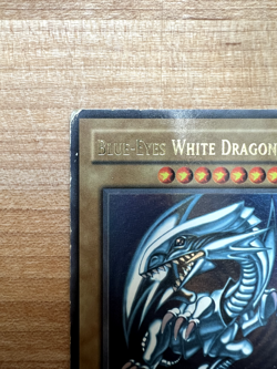 Blue-Eyes White Dragon Yugioh SDK-001 1st Edition - Heavily Played - Image 2