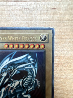 Blue-Eyes White Dragon Yugioh SDK-001 1st Edition - Heavily Played - Image 3
