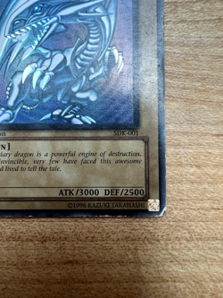 Blue-Eyes White Dragon Yugioh SDK-001 1st Edition - Heavily Played - Image 4