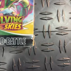 Pokemon TCG Sword & Shield Evolving Skies Build & Battle Sealed. Box Damage - Image 2