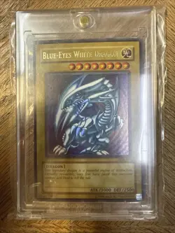 Yu-Gi-Oh! Blue-Eyes White Dragon SDK-001 Light Play Unlimited Edition - Image 1