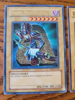 x2 Dark Magician Yugioh Holo Card Lot: SYE-001 & DB1-EN102 - LP / HP - Image 2