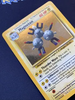 Pokemon TCG Magneton Base Set 9/102 Holo Rare MP. - Image 4
