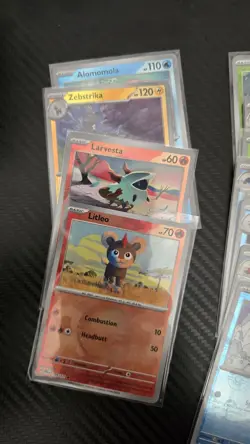 Pokemon TCG Pokeball Pattern Lot of 75xish Cards - Image 5
