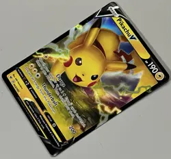 Pokemon Vivid Voltage Pikachu V Basic Ultra Rare HoloFoil #043/185 - Image 3