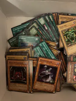 Yu-Gi-Oh/Bundle Job Lot/ 400+ Cards /Circa 1996 / Good Condition - Image 4