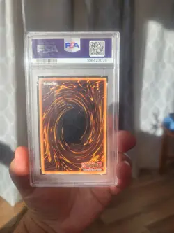 PSA 9 - YUGIOH - 2004 - DB1-EN142 - SUMMONED SKULL - SUPER RARE - Image 2