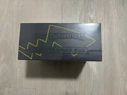Dented Pokemon TCG: 25th Anniversary Celebrations Elite Trainer Box (2021) 820650809439 - Image 2